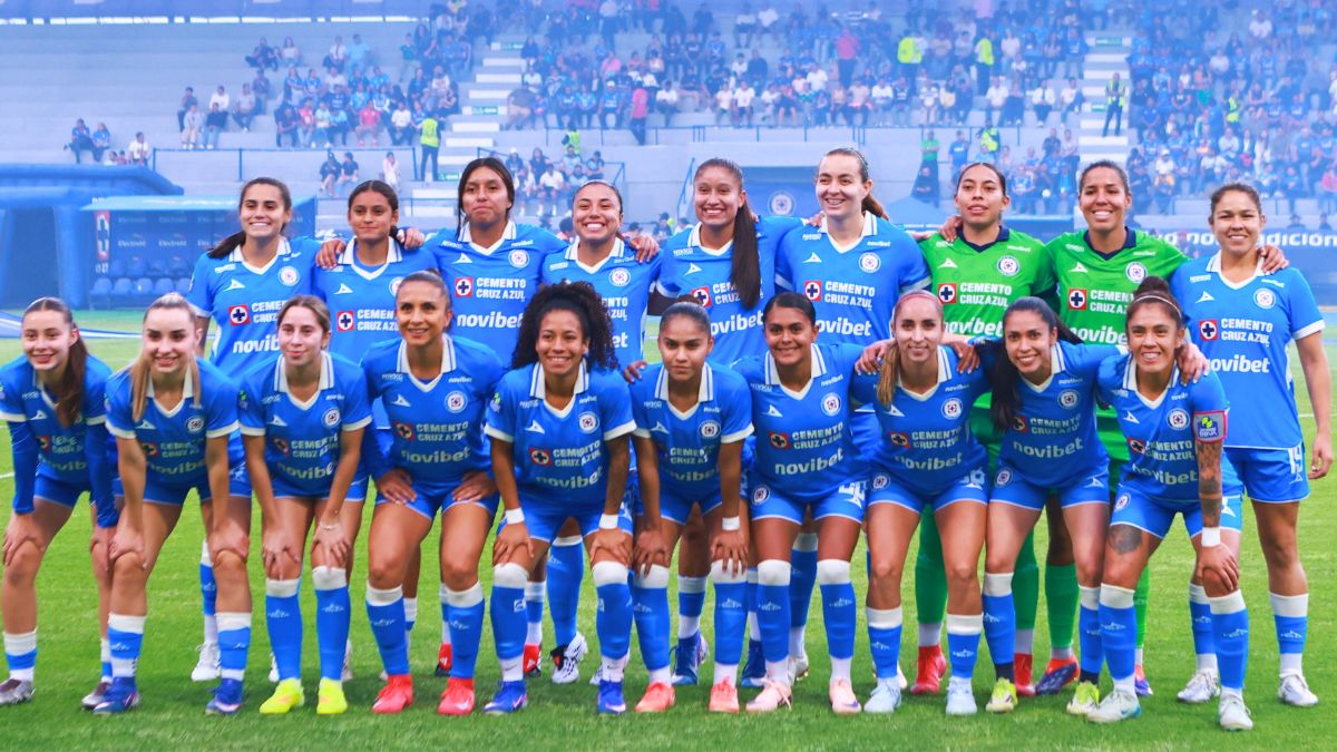 El plantel de Cruz Azul Femenil en el Apertura 2026. MexSport.