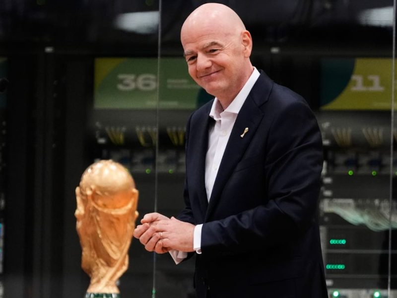 Primer ministro británico dice que Infantino no es el indicado para liderar la FIFA
