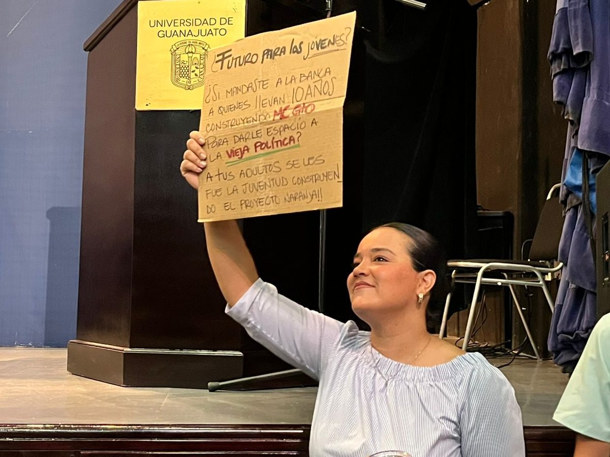“MC en Guanajuato es el PRI”: abuchean a Máynez y sacan a militante de evento