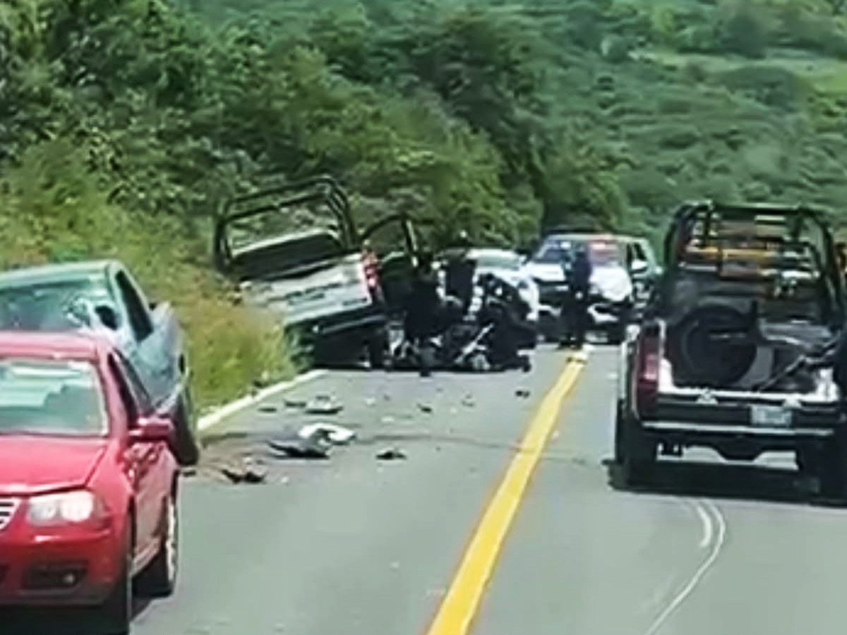 Emboscada a FSPE en carretera Pénjamo-Manuel Doblado deja un policía muerto
