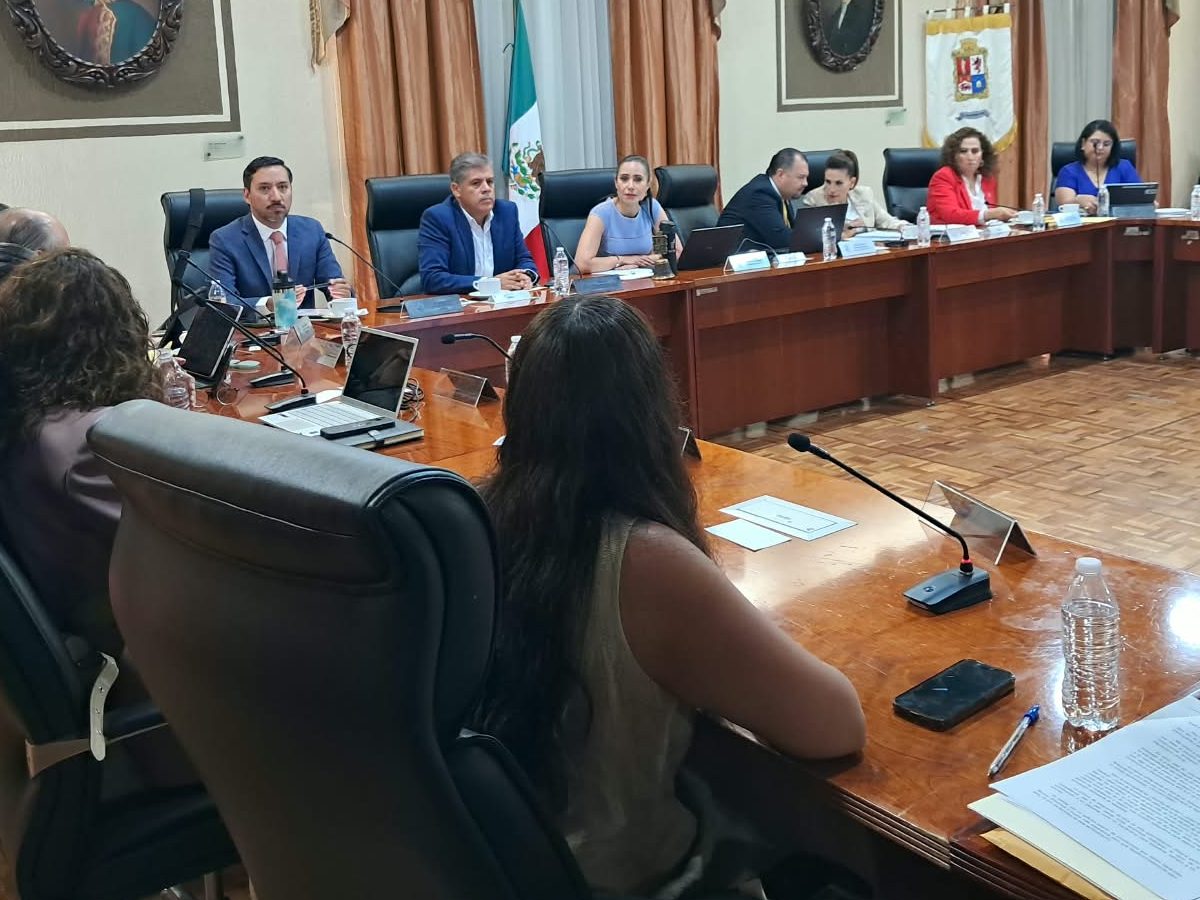 Piden investigar 90 MDP sin licitar para obras en León; Constructora 403 suma 20 contratos