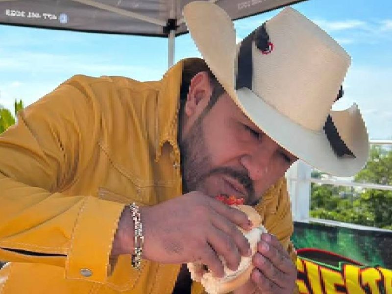 El cantante Gerardo Díaz visitó León y prometió una canción inspirada en Guanajuato