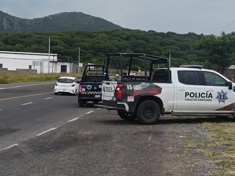 Hallan cuerpo desmembrado en bolsas negras en carretera Valle de Santiago a Yuriria