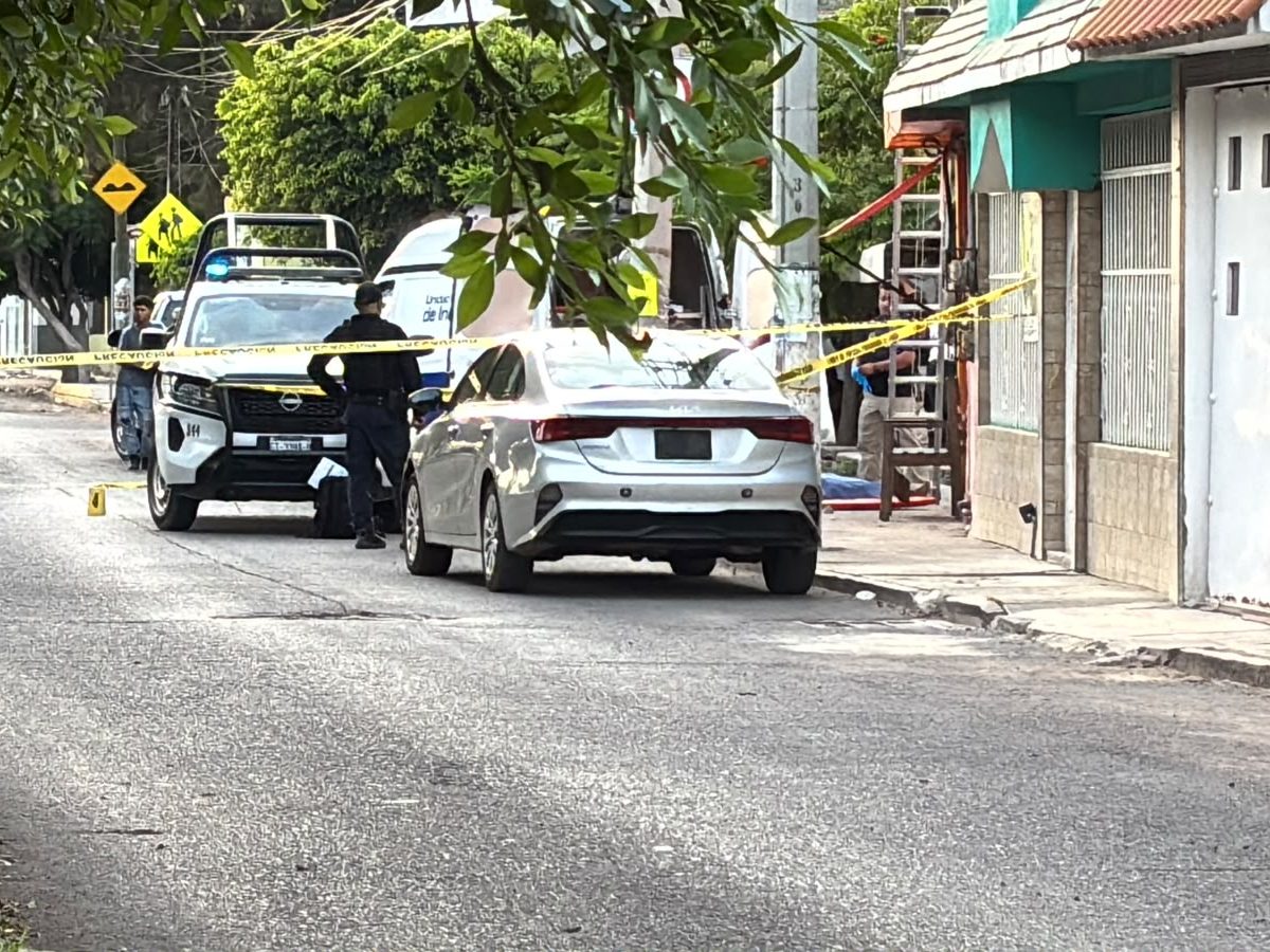 Tragedia en Apaseo: Trabajador de gasera recibe descarga eléctrica, cae de azotea y muere