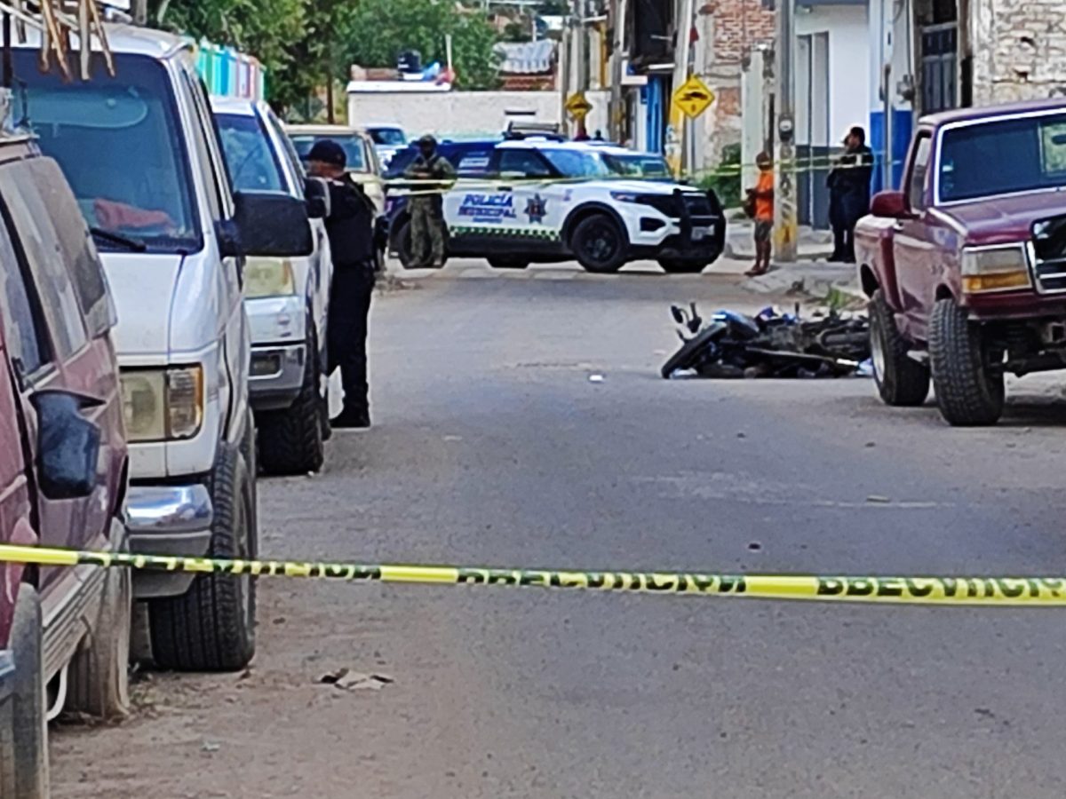 Les disparan 13 veces: Sicarios balean a dos hombres en Irapuato; uno muere y otro está grave
