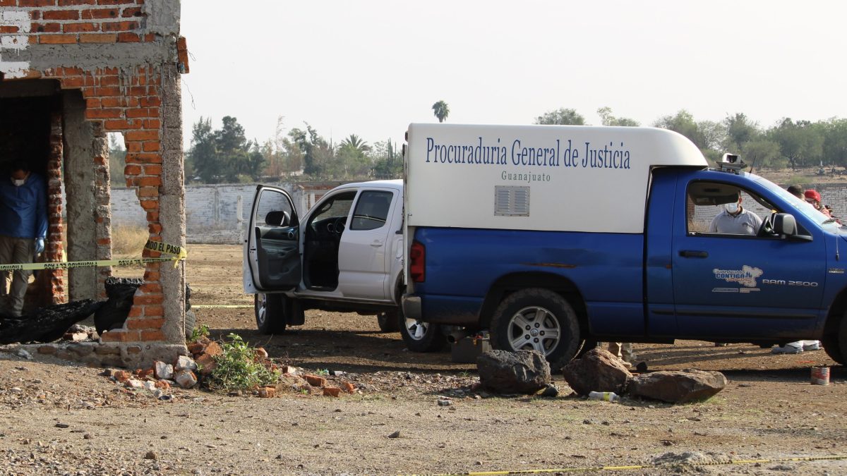 Hallan cadáver en putrefacción de joven en casa en obra negra en Irapuato