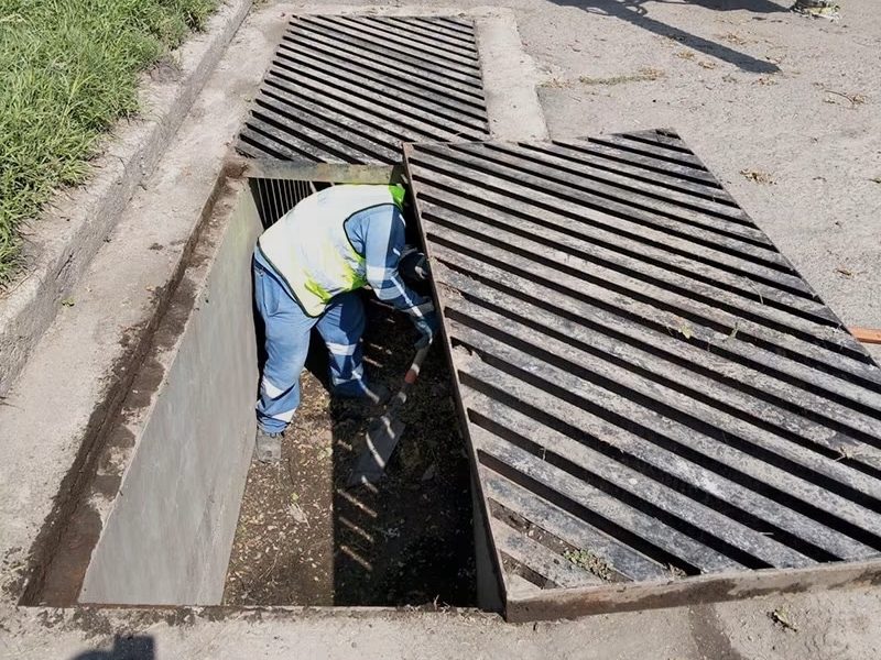 Hallan hasta una sala en el drenaje de Celaya tras soportar lluvia histórica