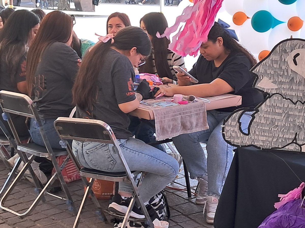 Jóvenes del programa Lobo ofrecieron servicios gratuitos a la comunidad en León