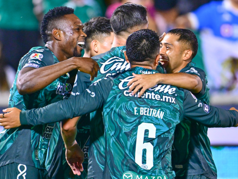 Ocho partidos invicto, semifinales y buen futbol: El brutal cambio del León en 28 días