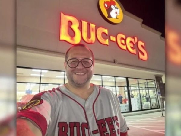 Tras polémica por visa de Andy, José Ramón López Beltrán presume foto en EU