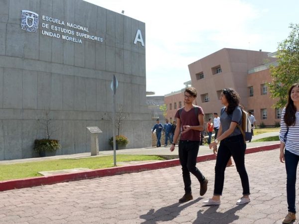 Inicia en León examen presencial de la UNAM tras fallas en prueba en línea