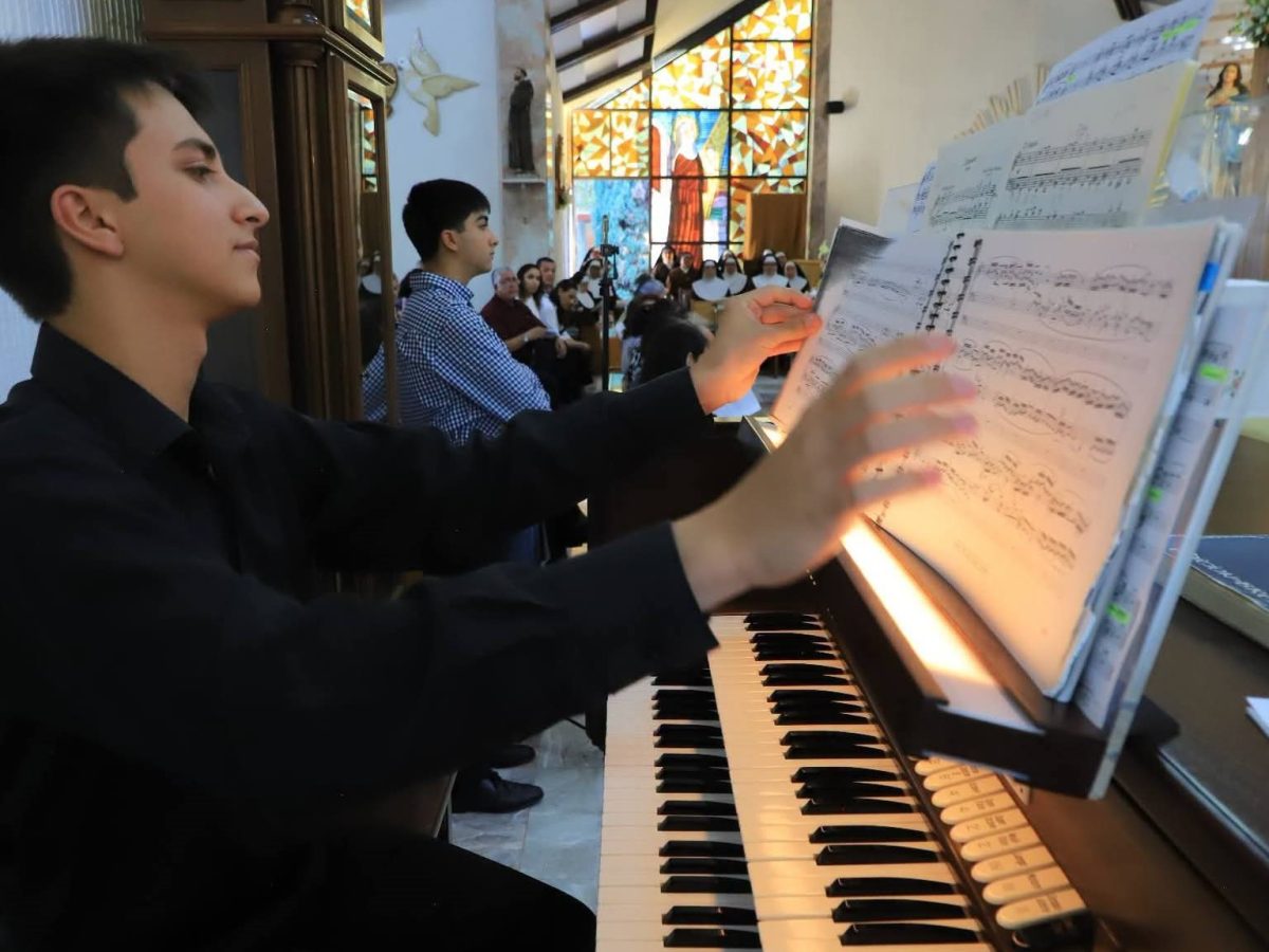 Deleita al público leonés Josep María Solé en su debut como organista