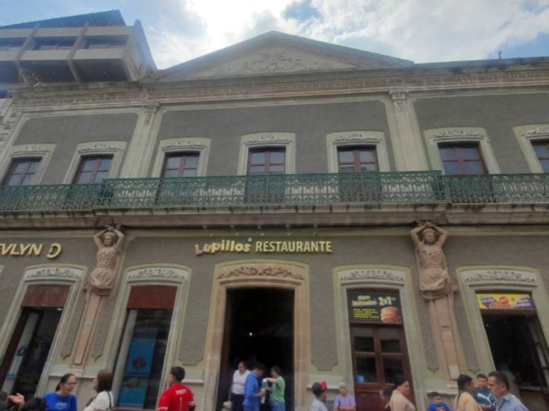 La increíble historia de la Casa de las Monas, uno de los edificios más famosos de León