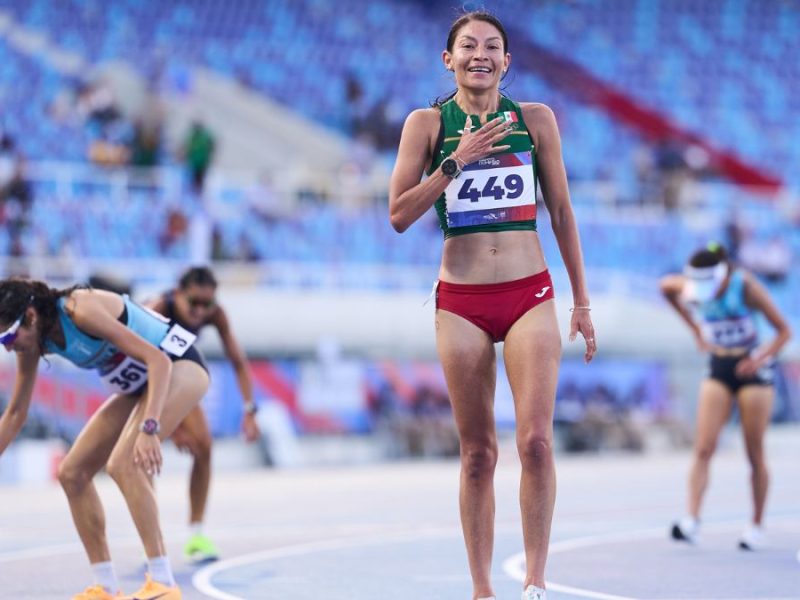 Marca perfecta para Laura Galván en Santo Domingo 2026. La ‘Gacela’ ganó el oro en los 10,000 metros