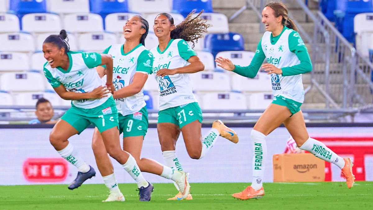 León Femenil celebra ante las Rayadas. MexSport.