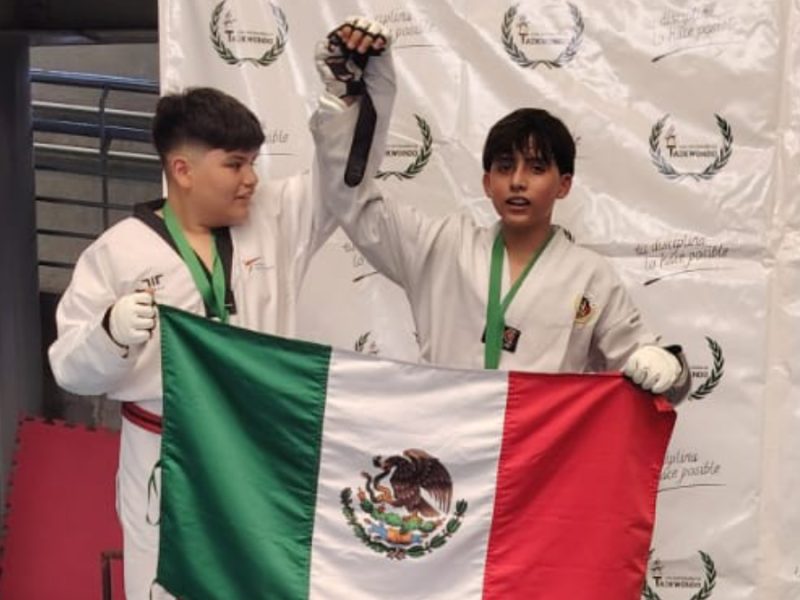 Taekwondoín Marco Moreno vende donitas para poder viajar a Campeonato en Colombia 