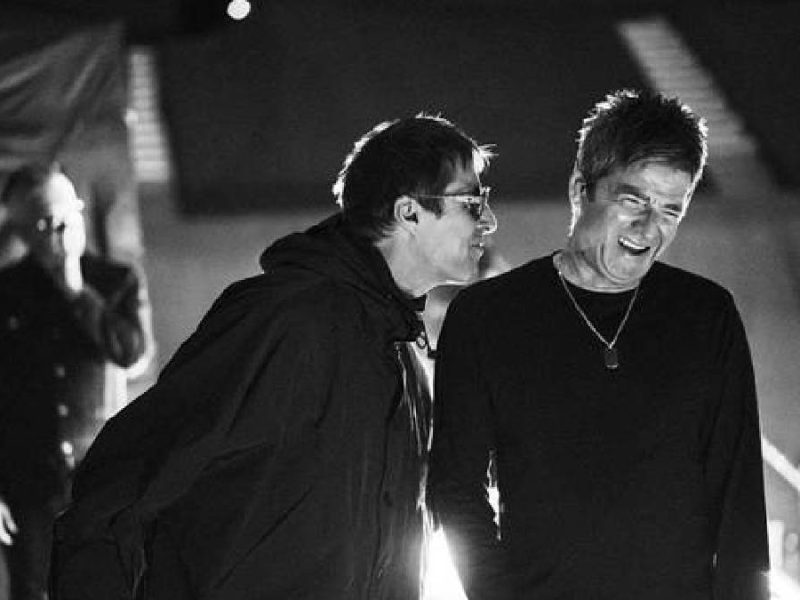Oasis revive su reencuentro musical en cines con “Don’t Look Back in Anger”