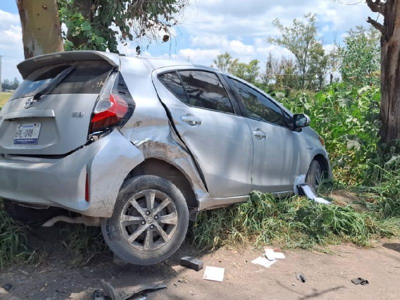 Persecución y balacera: Roban auto en Pueblo Nuevo y chocan en Irapuato