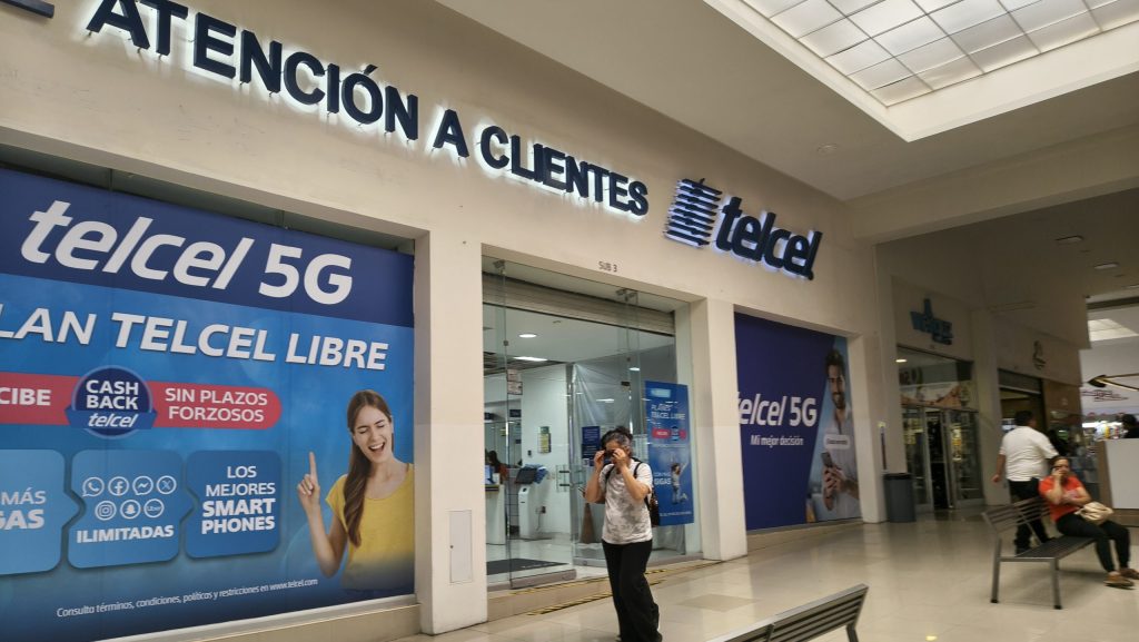 Reportan caos y fallas en registro de la CURP tras suspensión de líneas celulares en Guanajuato
