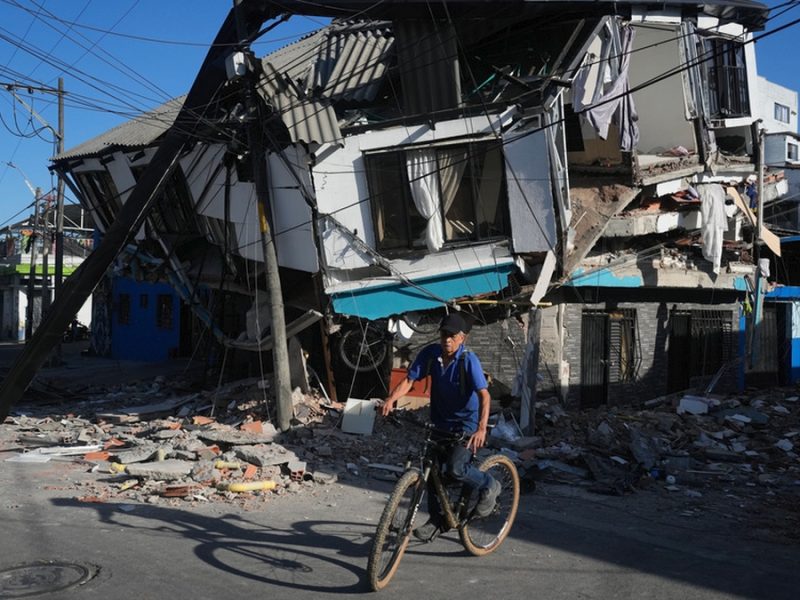 Se van 11 estudiantes de la UG de intercambio a Colombia pese a terremoto