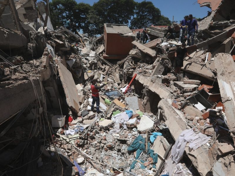 Deja terremoto en Colombia ola de destrucción; declaran emergencia nacional