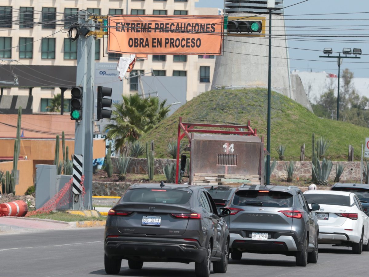 Caos por la Antorcha en León: Sufren tráfico y Obra Pública reporta 50% de avance