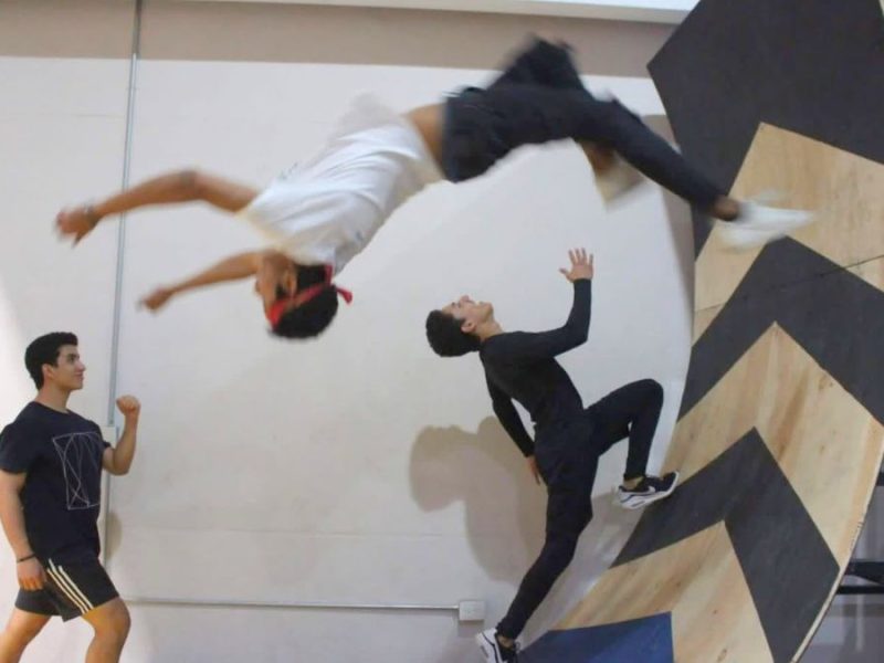 Parkour en León: La historia de ‘Peter Jumper’ y un deporte de fuerza, agilidad y libertad