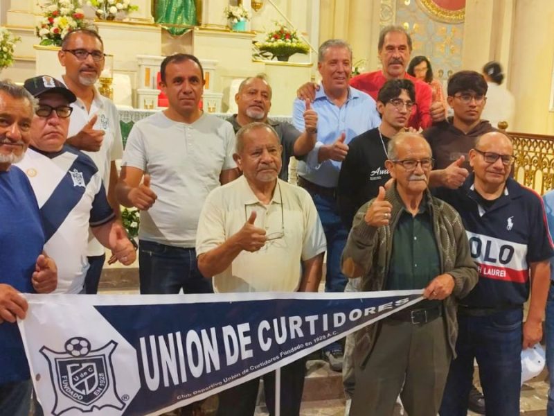 Noche de nostalgia, lluvia y fe: El Unión de Curtidores celebra 98 años