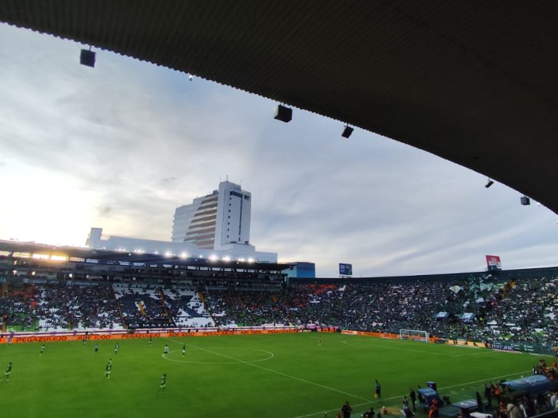 Dueños del palcos del Estadio León denuncian alza del 21% en cuotas pese a deterioro