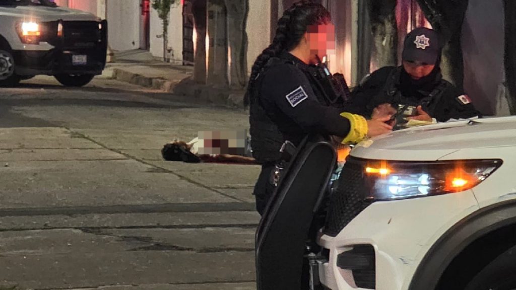 Ataque en Santa Julia; asesinan a balazos a motociclista en zona comercial de Irapuato