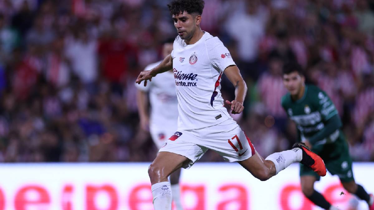 Con polémico penal Chivas venció a Santos - Foto: Chivas.