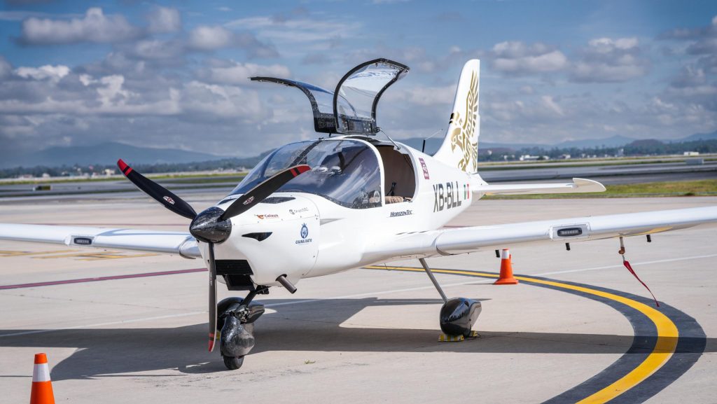 Inicia producción del avión Halcón II en Celaya; creará más de 300 empleos