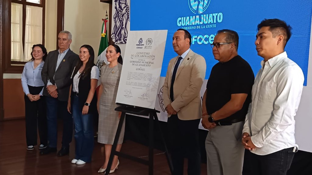 Firma de convenio entre el Gobierno de Celaya y Cofoce