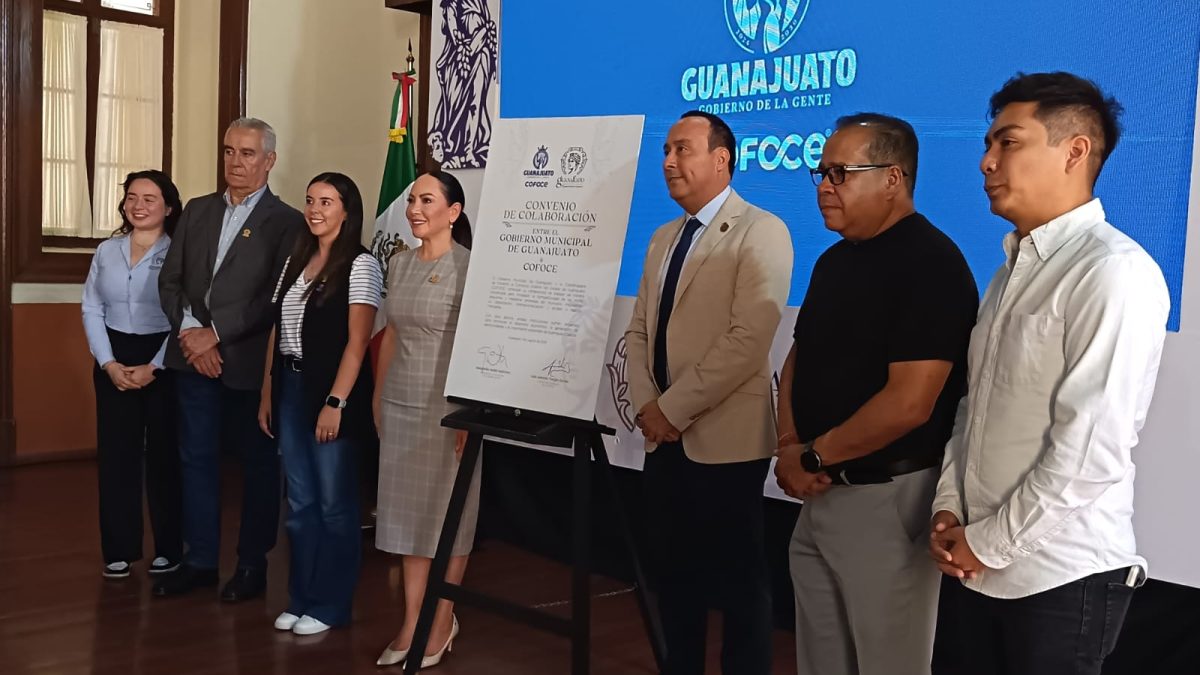 Firma de convenio entre el Gobierno de Celaya y Cofoce