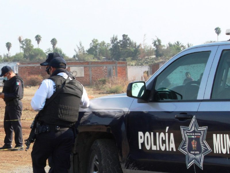 Asesinan a balazos a conductor cuando circulaba por camino rural