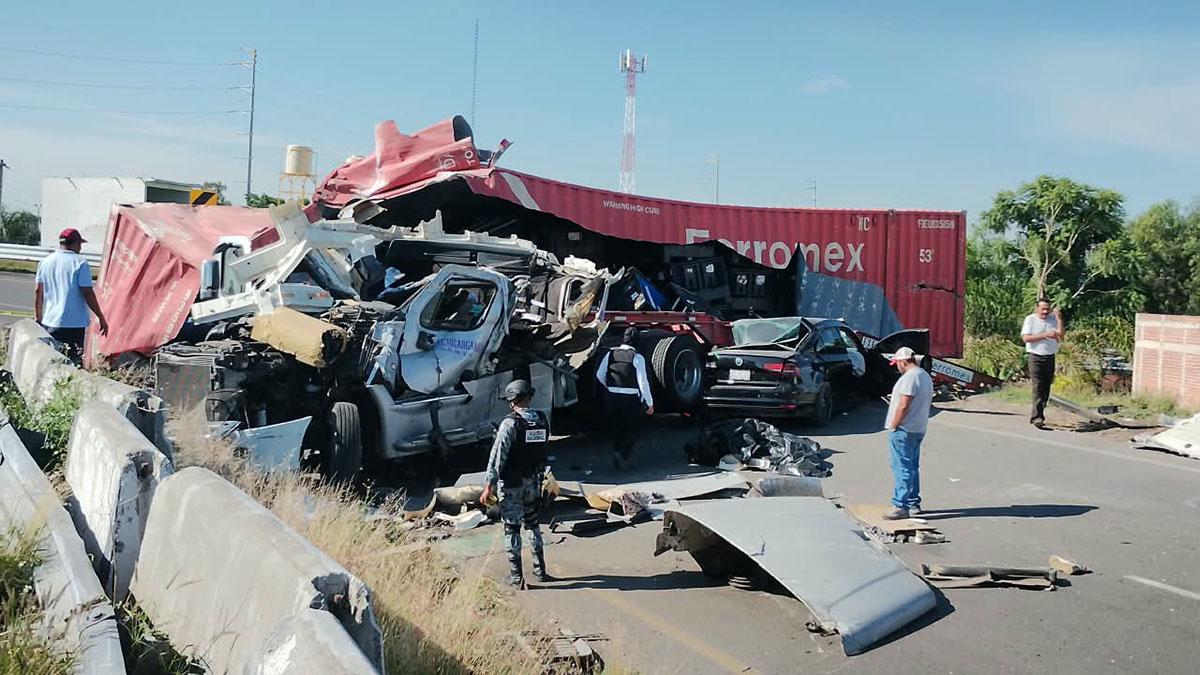 Irapuato tráiler choque