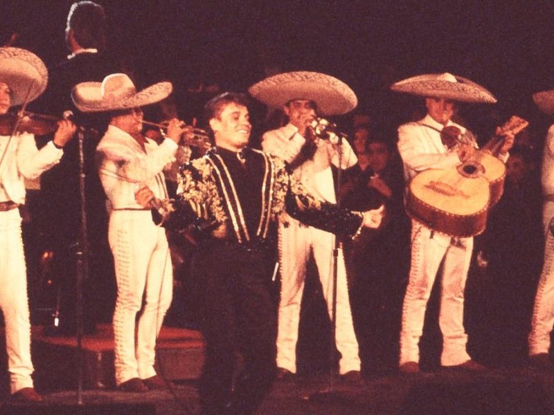 Llega a cines Juan Gabriel: Mi Primer Bellas Artes con tomas inéditas a 10 años de su muerte