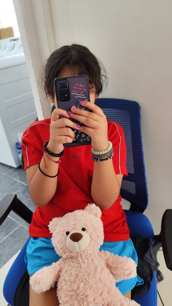 ¿Mucha pantalla? Adicción al celular altera desarrollo de niños en Guanajuato
