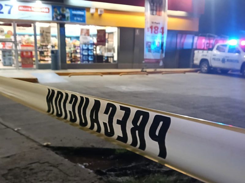 Policía de León frustra asalto a Oxxo en Colinas del Carmen y balea al ladrón