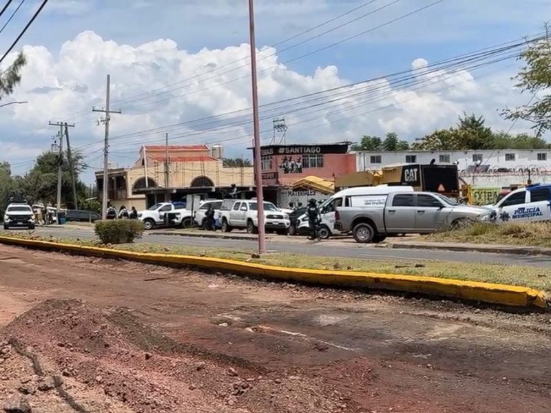 Masacran a cinco hombres y los tiran en la entrada a Santiago Maravatío