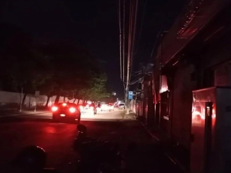 Sufren mega-apagón en Quintana Roo, Yucatán y Chiapas; Cenace reporta sobredemanda