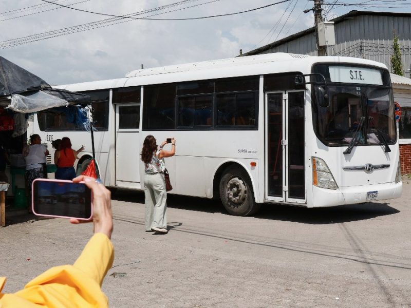 Llegan a Guatemala 2,300 mexicanos deportados de Estados Unidos