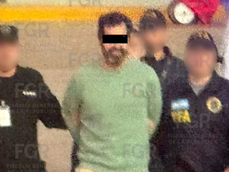 Vinculan a proceso al contralmirante Fernando Farías por huachicol fiscal en aduanas