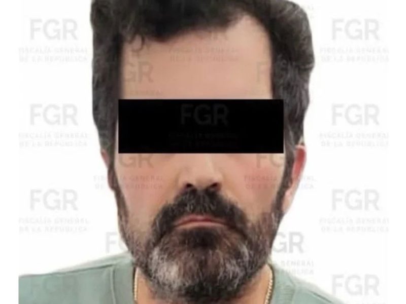 Contralmirante Fernando Farías llega a México; FGR lo traslada al Altiplano