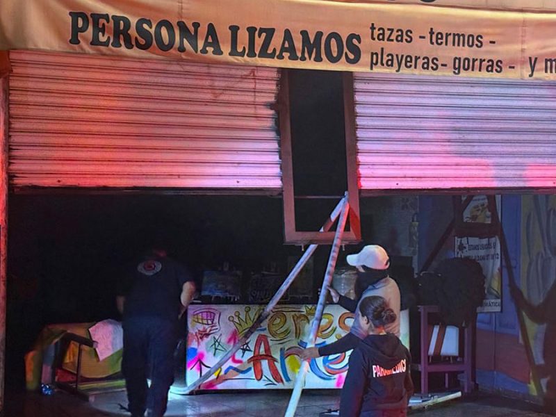 Cortocircuito desata voraz incendio en taller textil de Moroleón