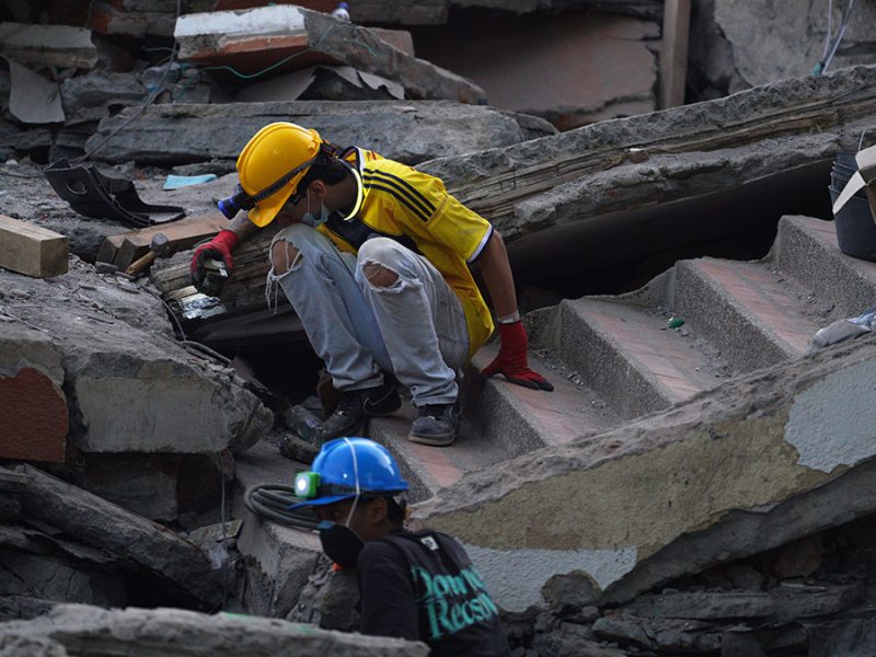 Horas clave tras sismo en Colombia: ¿Cuánto tiempo se puede sobrevivir bajo escombros?