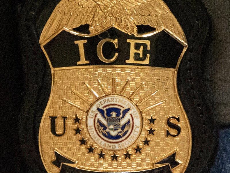 Oficina de libertad condicional en EU entrega al ICE lista de extranjeros
