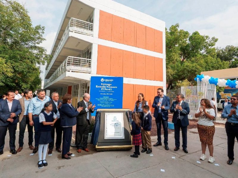 Inician clases con Primaria Urbana 23 Ford 1 renovada en el barrio de San Miguel