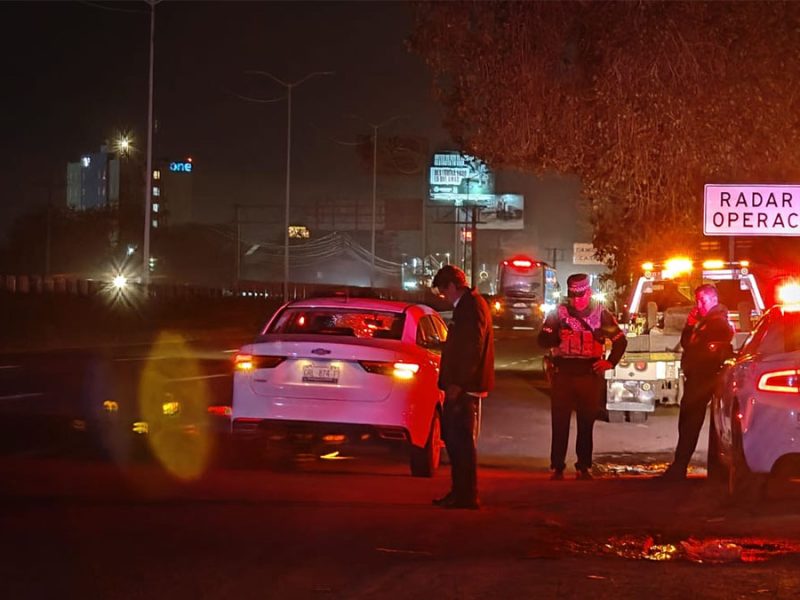 Intenta cruzar la carretera Silao-León y muere atropellado tras impacto de auto