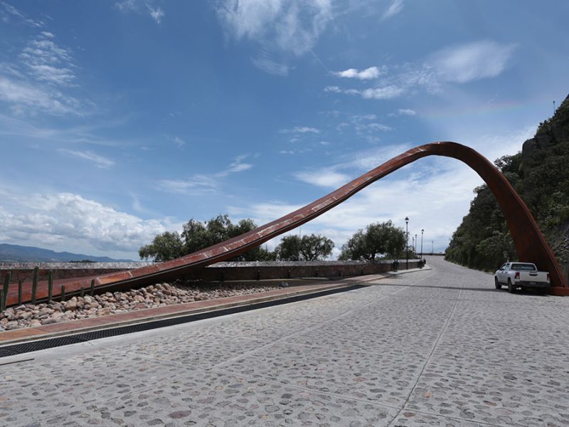 Silao: Construyen Arco de Bienvenida en Cristo Rey por el centenario cristero